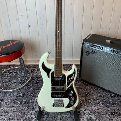 Burns Limited Edition 1964 Shadows Bass John Rostill nr. 287 of 500 2006 White image 1