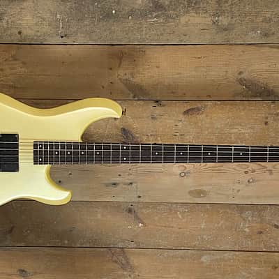 Ibanez MC924-PW Musician Bass 1982 - 1985 - Polar White image 2