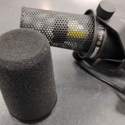 Shure SM7B Cardioid Dynamic Microphone 2001 - Present - Black image 8