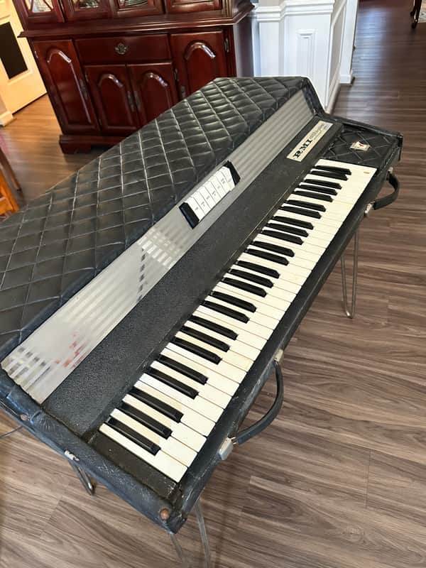 RM Electra-Piano and Harpsichord 300B Late 1960s - Gray / Silver Vinyl     with Original Legs and Case image 1