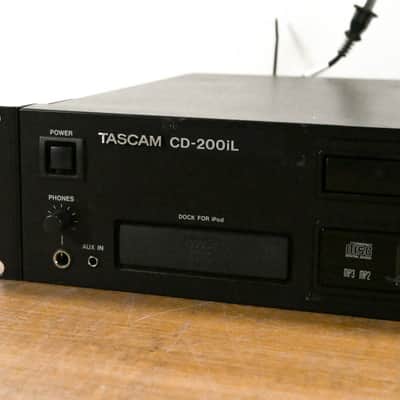 TASCAM CD-200iL Professional CD Player & iPod Dock CG012H9 image 4