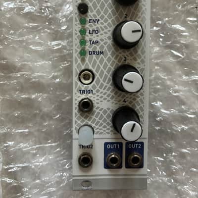 Mutable Instruments Peaks 2015 - 2017 - Silver image 1