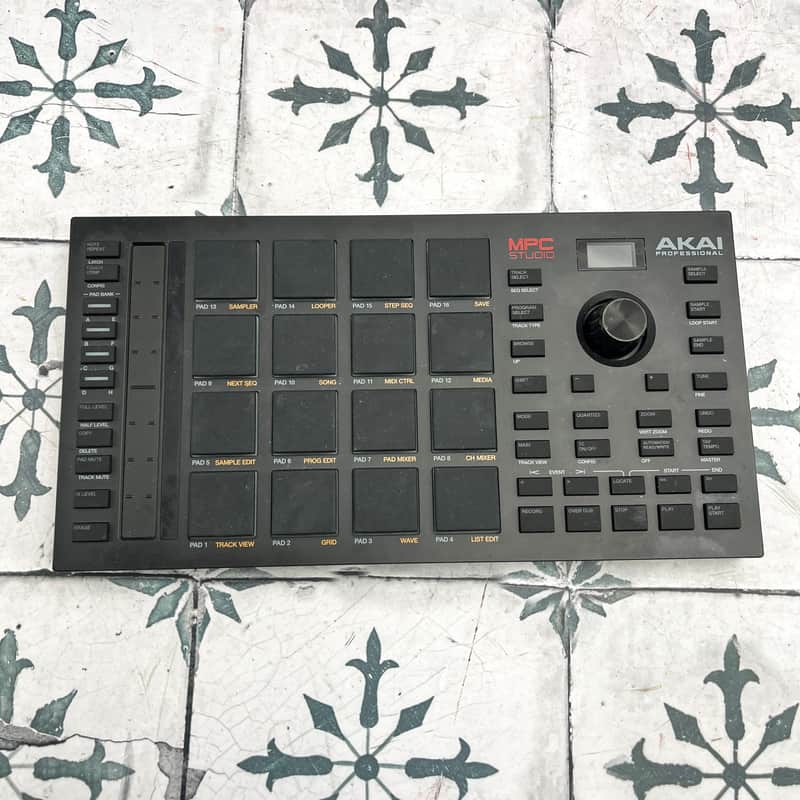 Akai MPC Studio Music Production Controller image 1