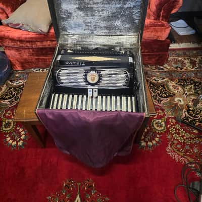 Titano Dandy 41/120 Piano Accordion Made in Italy with Case and Straps image 10
