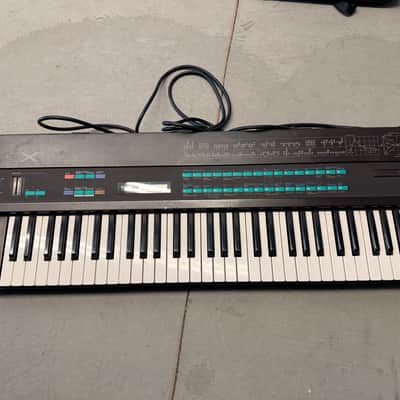 Yamaha DX7 Programmable Algorithm Synthesizer 1983 - 1987 - Black
