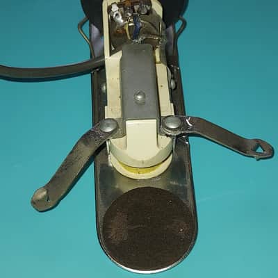 DeArmond Rch B Flat top round hole microphone pickup 1958-1960 - Chrome image 5