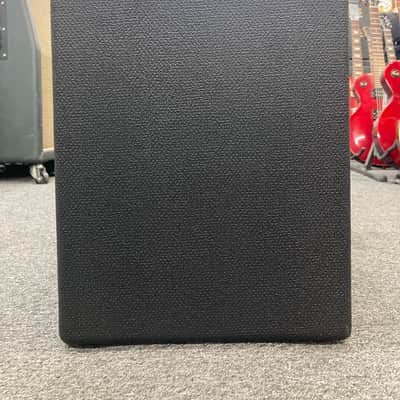 Fender Rumble LT25 25-Watt 1x8" Bass Combo 2019 - Present - Black image 3
