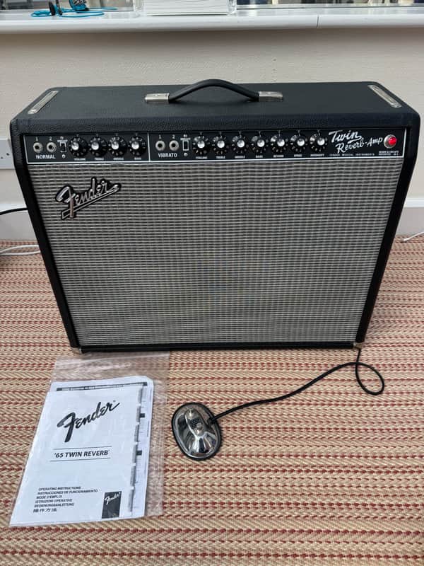Fender '65 Twin Reverb Reissue 85-Watt 2x12" Guitar Combo 1991 - Present - Black image 1