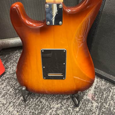 Fender Player Stratocaster HSS Plus Top with Pau Ferro Fretboard 2019 - 2024 - Tobacco Sunburst image 6