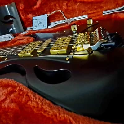 2025 Ibanez Pia Onyx Black 8 months old Steve Vai Signature image 4
