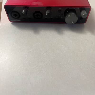 Focusrite Scarlett 2i2 3rd Gen USB Audio Interface 2019 - Present - Red / Black image 2