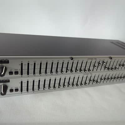 dbx 231s Dual Channel 31-Band Graphic Equalizer image 2