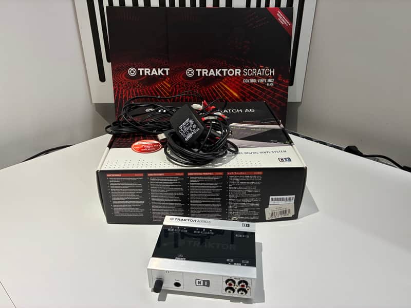 Native Instruments Traktor Audio 6 + Scratch Control Vinyl MK2 image 1