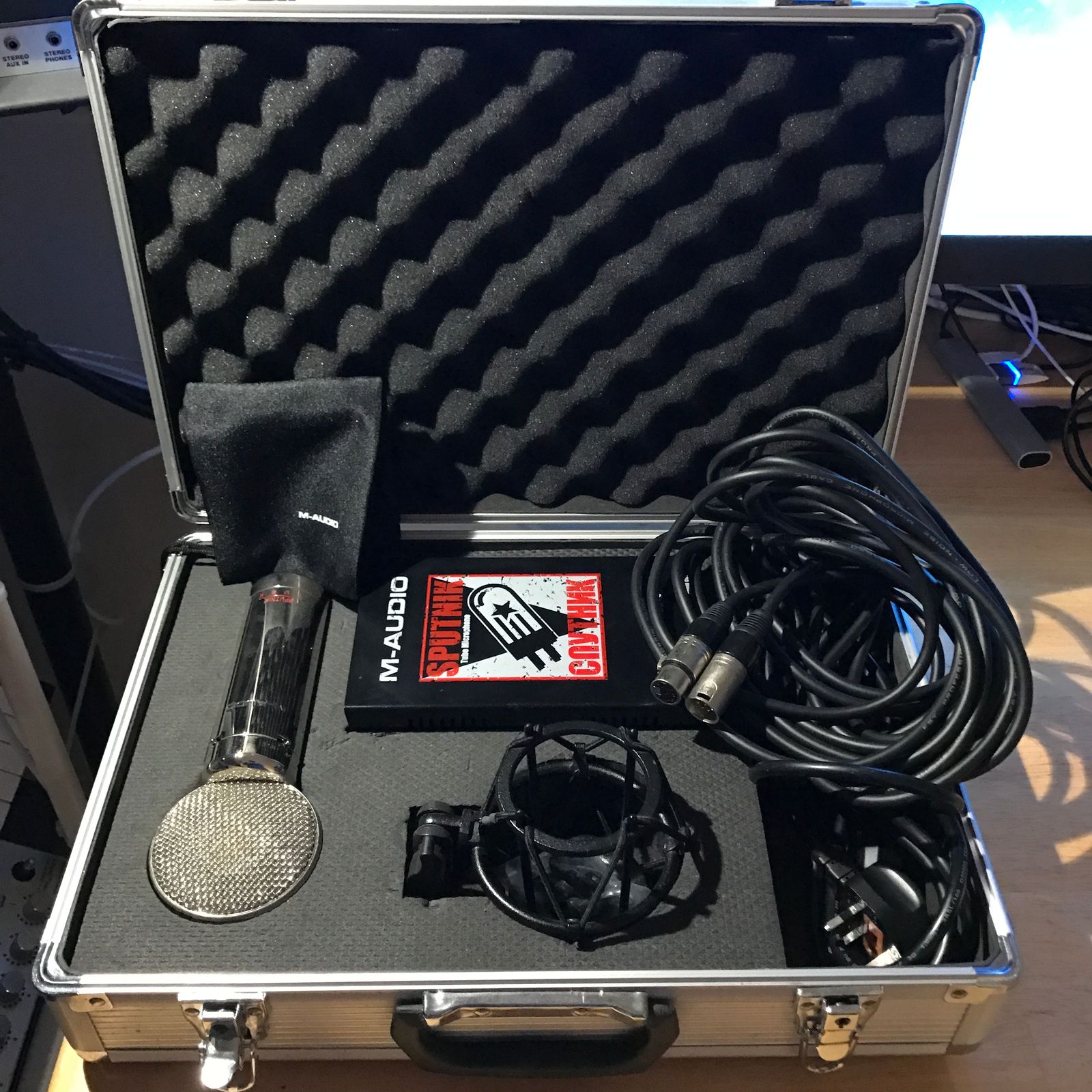 M-Audio Sputnik Microphone　真空管マイク　マイク 製品情報：Sputnik：M-AUDIO