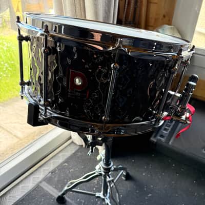 Premier Beatmaker/Modern Classic Black Chrome Hammered Brass 14x7 Snare Drum image 2