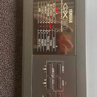 YAMAHA QX-21 MIDI SEQUENCER image 3