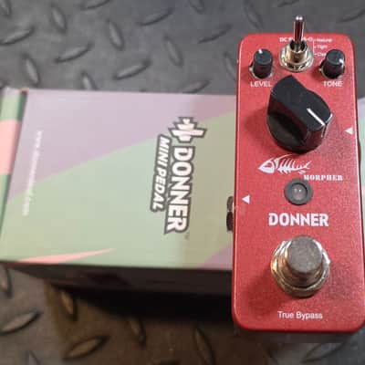Donner Morpher Distortion recent - Red image 2