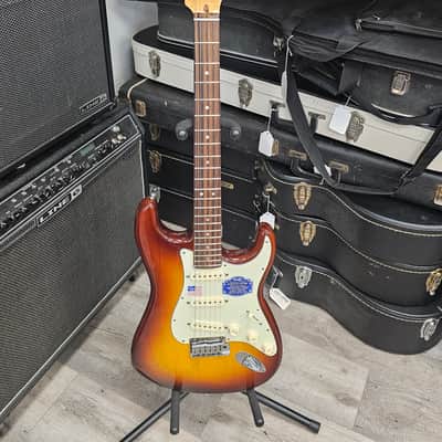 Fender Stratocaster American Deluxe 2015 w/ Case image 5