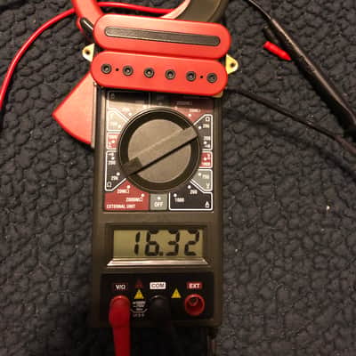 DiMarzio Mega drive - Red/black poles image 4
