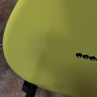Fender Tom Delonge - Graffiti yellow image 4