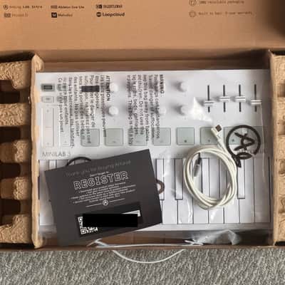 Arturia MiniLab MKIII 25-Key MIDI Controller - Alpine White image 6