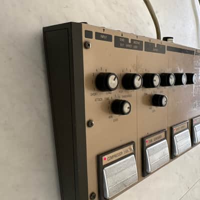 Ibanez UE-300 Multi-Effect 1980 - 1984 - Gold image 3