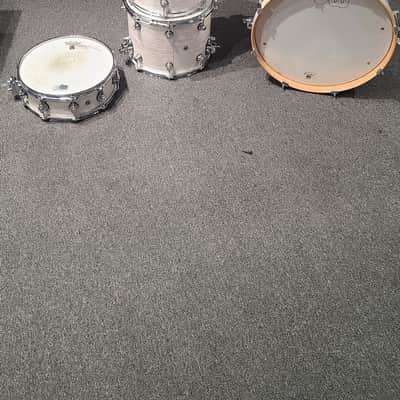 DW Design Series Frequent Flyer 12/14/20/5x14" 4pc Shell Pack 2014 - 2021 White Onyx image 3