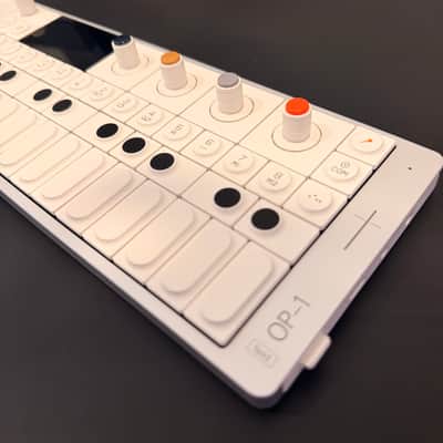Teenage Engineering OP-1 Field Bundle + 2 Official TE Cases – Excellent image 5