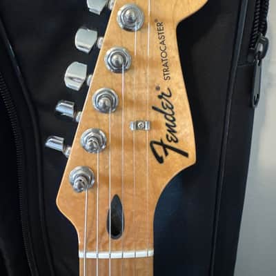 Fender Mexican Stratocaster - 2012 - Arctic White image 5