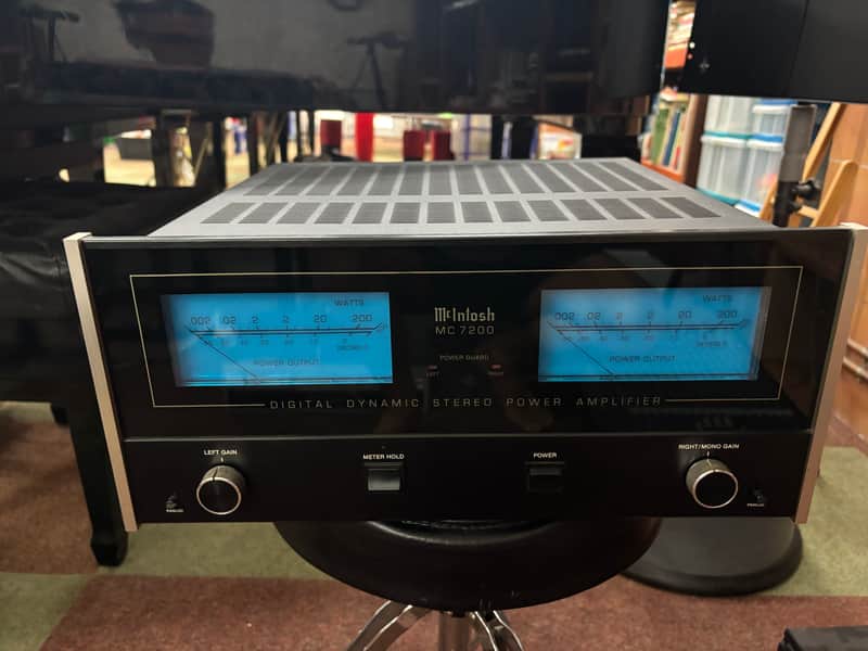 McIntosh MC7200 200-Watt Stereo Solid State Power Amplifier 1989 - 1993 - Black image 1