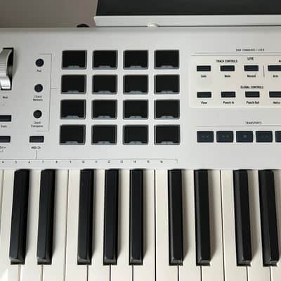 Arturia KeyLab 88 MkII MIDI Controller w/ wood legs image 4