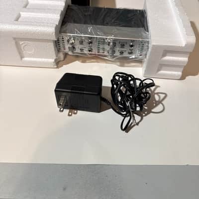 Behringer MiniAmp AMP800 4-Channel Stereo Headphone Amplifier 2001 - Present - Standard image 2