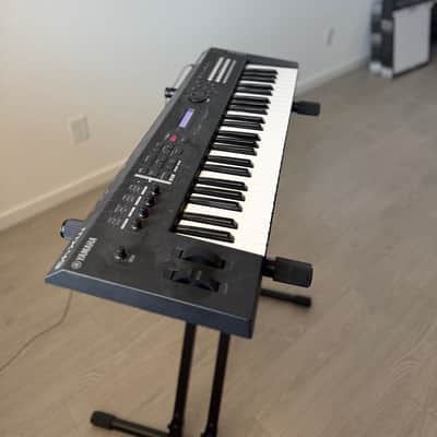 Yamaha MX49 - Black image 4