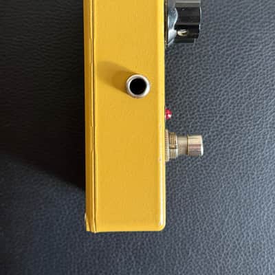 MXR M104 Distortion + 1995 - Present - Yellow image 4