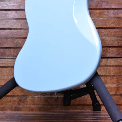 Squier Mini Jazzmaster® HH, Maple Fingerboard, White Pickguard, Daphne Blue image 2