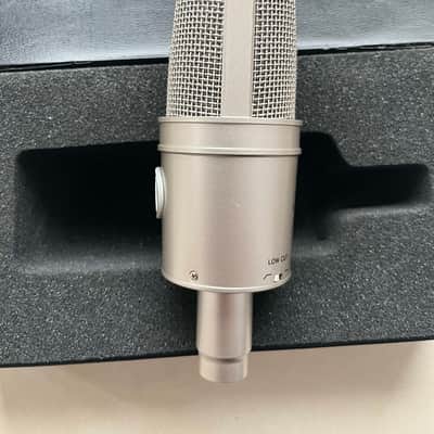 Audio-Technica AT4047/SV Large-Diaphragm Side-Address Cardioid Condenser Microphone 2010s - Silver image 2