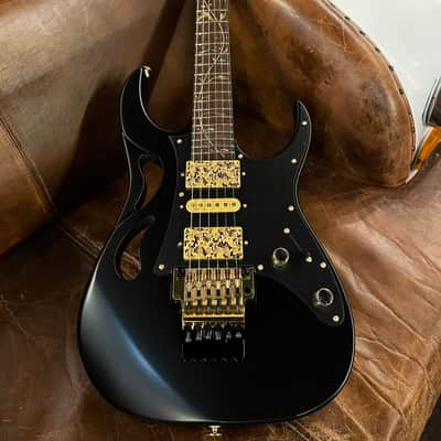 Ibanez Steve Vai "PIA" Signature Edition E-Gitarre 6 String Onyx Black + Case M20RG - 3542 Gramm image 2