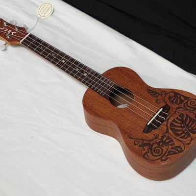 LUNA Left-Handed Mo'o Mahogany Concert UKULELE NEW w/ Gig Bag UKE - laser etch Lizard Leaf LEFTY image 2