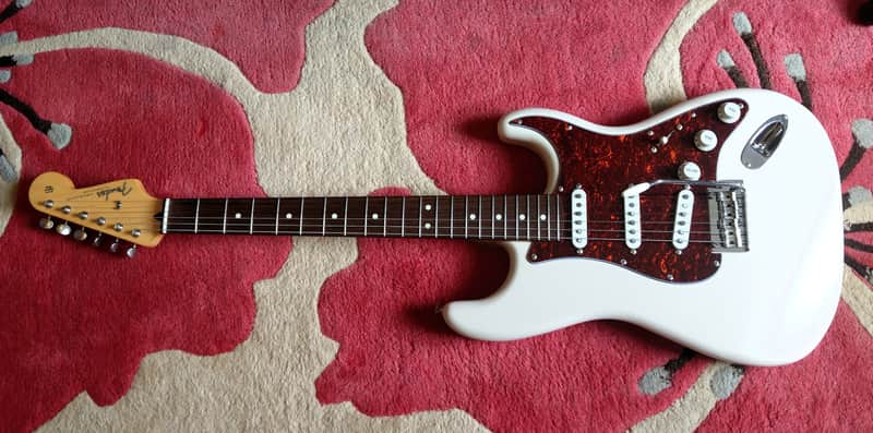 Limited Edition Fender MIJ Hybrid II Stratocaster - Made in Japan -Satin Sand Beige