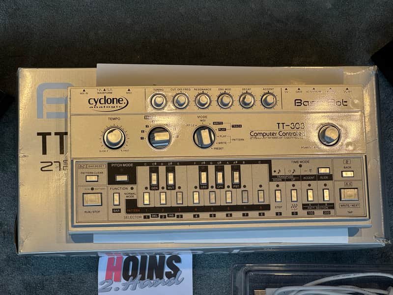 Cyclone Analogic TT-303 Bass Bot V1 | Reverb Cyclone Analogic TT-303 Bass Bot V1 | Reverb