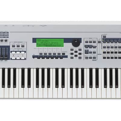 Yamaha MO6 61-Key Music Production Synthesizer Workstation with DAW Control 2008 Silver