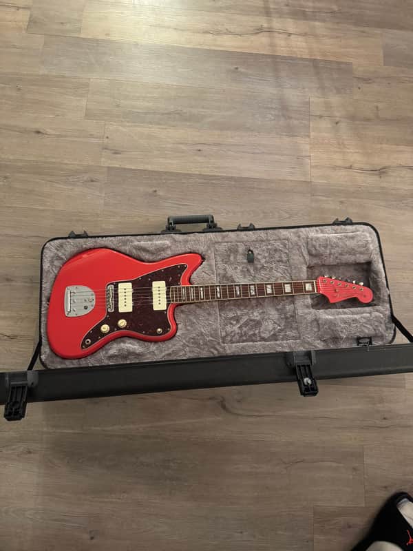 Fender Limited Edition 60th Anniversary Classic Jazzmaster with Matching Headstock Pau Ferro Fretboard 2018 - Fiesta Red