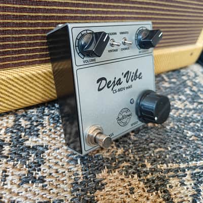 Fulltone CS-MDV MkII Custom Shop Mini Deja Vibe MkII 2010s - Silver image 1