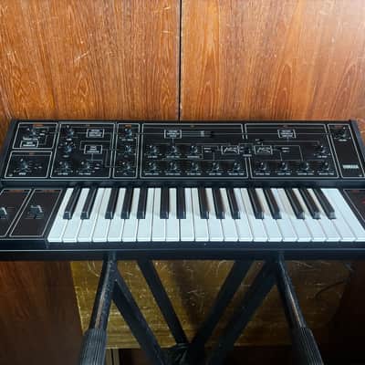 YAMAHA CS-10 CS 10 vintage analog synthesizer w/ case image 2