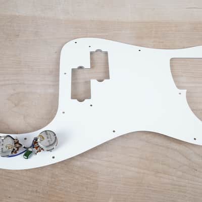 Fender PB62 PB57 LH Precision P Bass Pickguard Left Handed Prewired Loaded with Pots, Capacitor, and Jack MIJ / CIJ White 3 Ply Unused Old Stock 13 Hole Vintage Style Reissue image 7