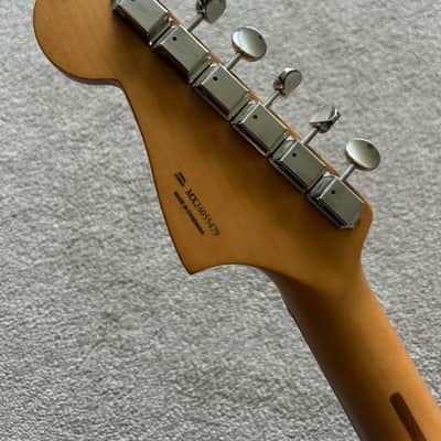 Fender Player II Jazzmaster 2024 - Present - 3-Color Sunburst image 4