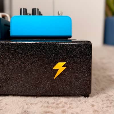 Bolt Custom Pedalboard - Gloss Sparkle Finish | Handmade image 14