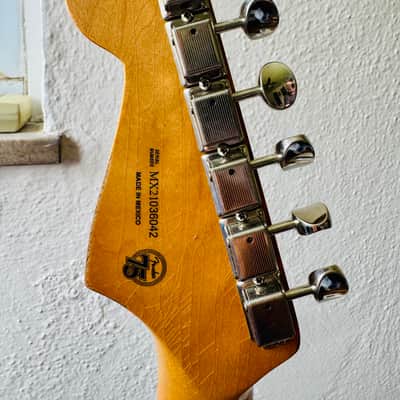 Fender Vintera II Road Worn '60s Stratocaster 2024 - 2026 - Lake Placid Blue image 10
