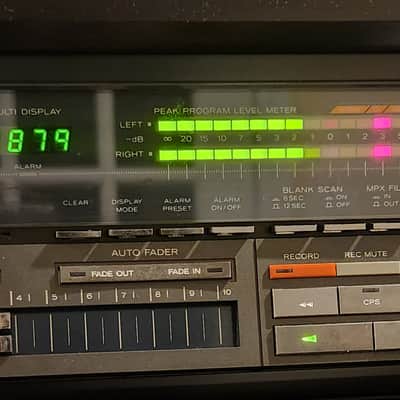 TEAC TEAC V-909RX is a vintage 3-motor auto-reverse stereo cassette 80s - Dark wood image 2