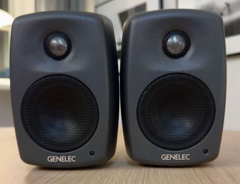 Genelec 6010A 3" Powered Nearfield Studio Monitor (Pair) 2008 - 2012 - Gray image 1